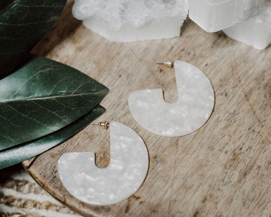 Circlet Earrings in Albino Tortoise - Cooper Lucy