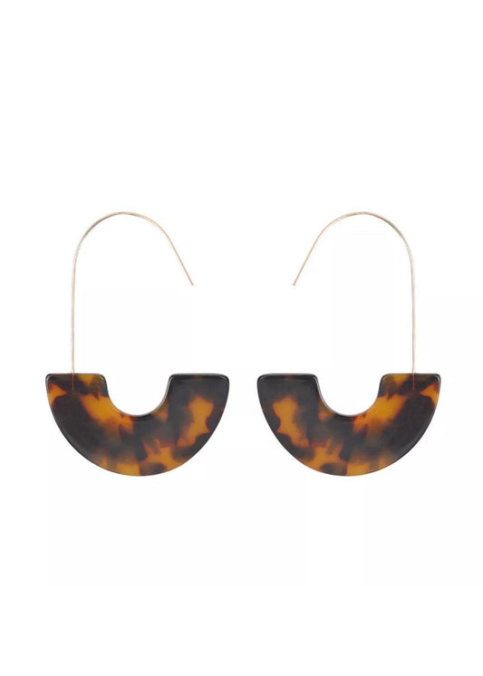 Resin Wire Hoop Earrings in Classic Tortoise - Cooper Lucy