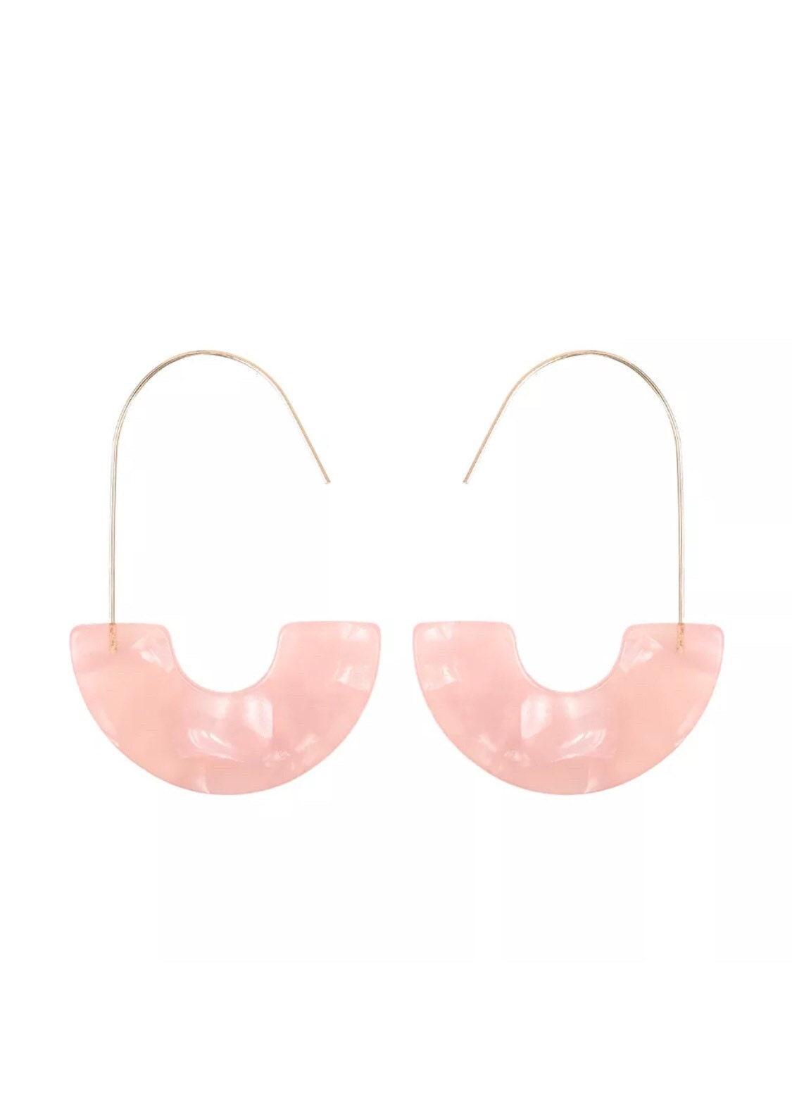 Resin Wire Hoop Earrings in Blush Tortoise - Cooper Lucy