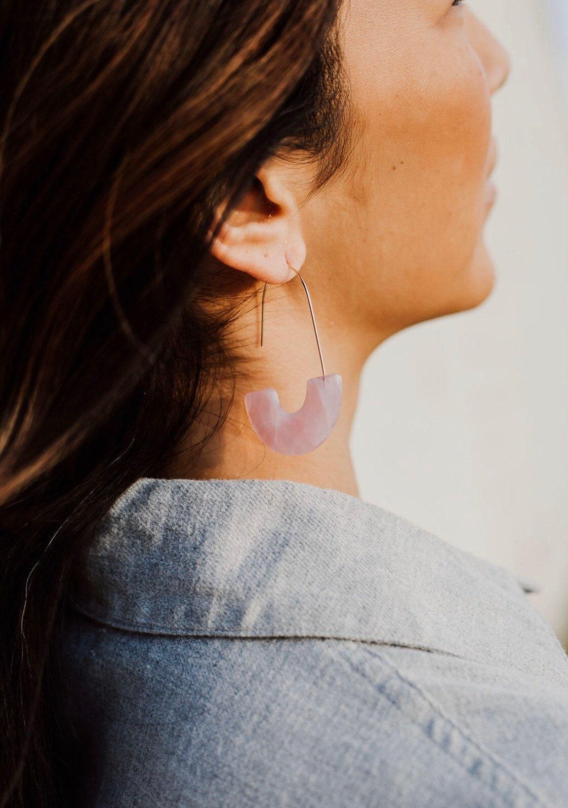 Resin Wire Hoop Earrings in Blush Tortoise - Cooper Lucy