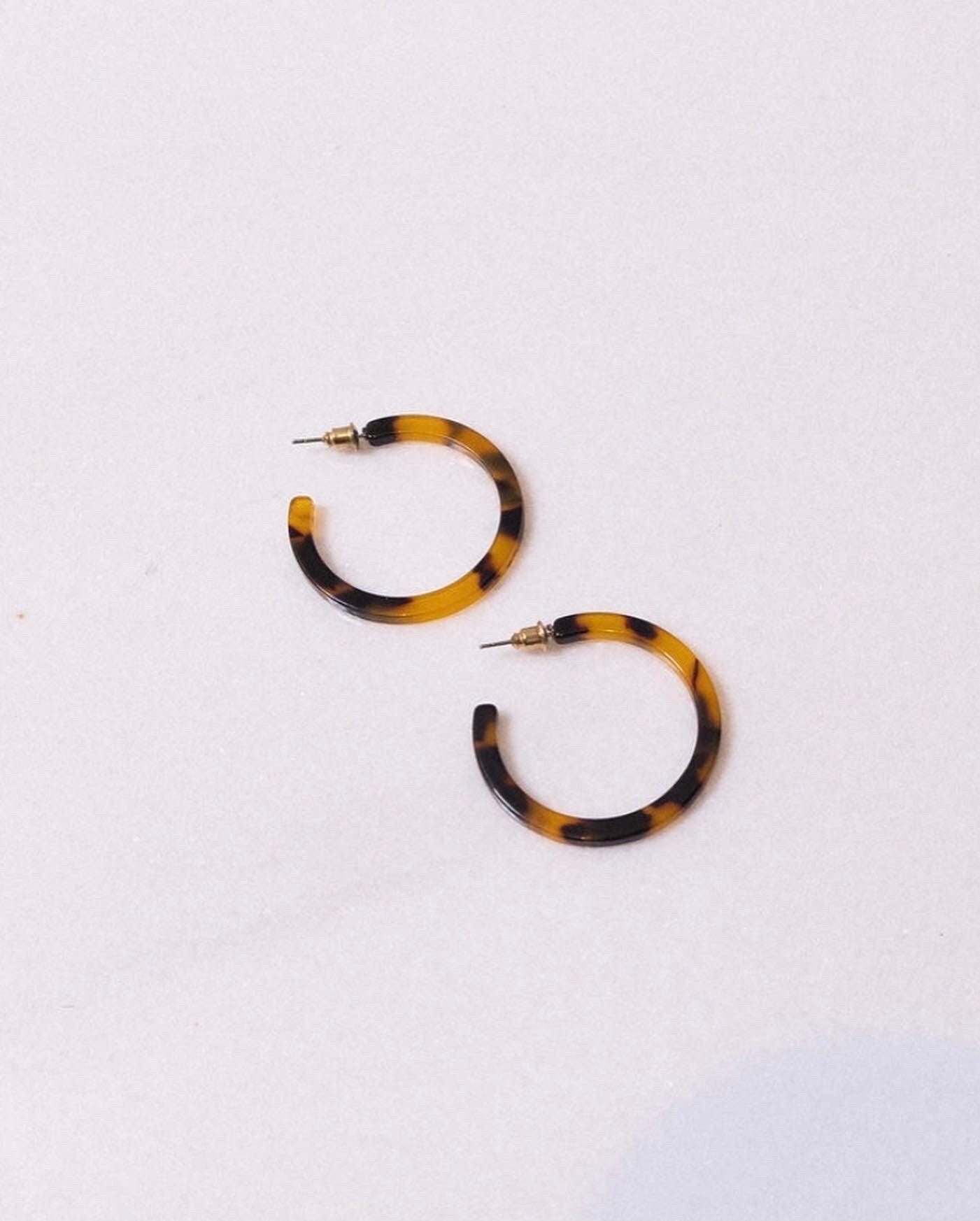 Tenley Tortoise Hoop Earrings - Cooper Lucy